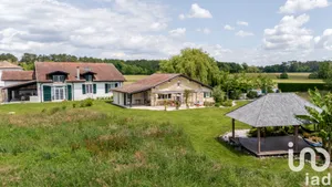 Park home at Saint-Étienne-d'Orthe (40300)