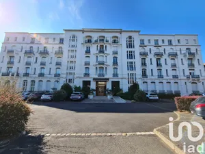 Apartment at Avon (77210)