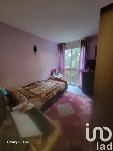 Apartment in Grigny (91350)