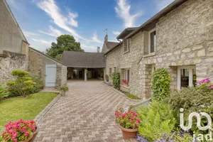 House at Presles (95590)