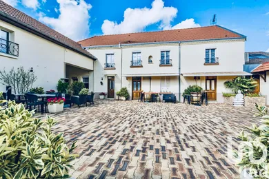 Mansion at Écueil (51500)