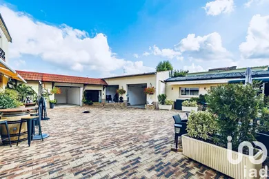 Mansion at Écueil (51500)