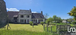 Maison de village à Pleaux (15700)