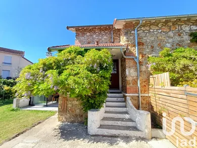 Traditional house at Morangis (91420)