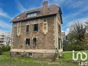Building at Corbeil-Essonnes (91100)