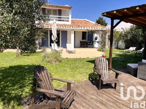 House at Saintes-Maries-de-la-Mer (13460)