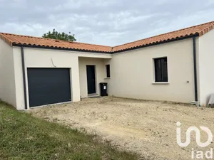Maison à Saint-Maxire (79410)