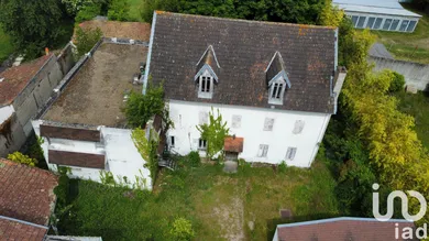 Building at Varennes-sur-Allier (03150)