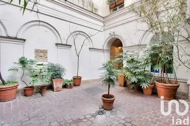 Triplex in Paris (75010)