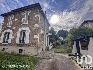 Traditional house at Le Pecq (78230)