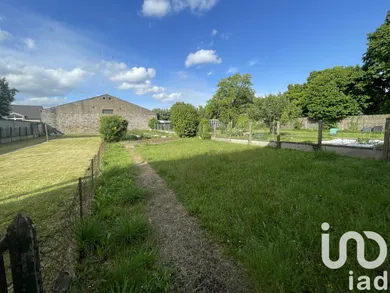 Land at Lécousse (35133)