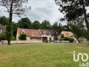Maison traditionnelle à Bullion (78830)