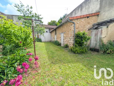Townhouse in Montmorillon (86500)
