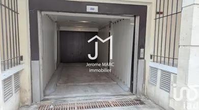 Parking à Paris (75015)