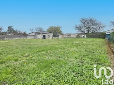 Terrain à La Couronne (16400)