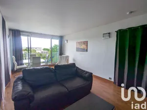 Apartment at Nanterre (92000)