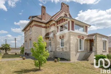 Mansion at Vailly-sur-Aisne (02370)