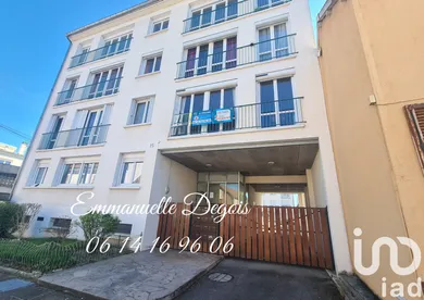 Apartment at Troyes (10000)