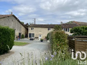 Maison traditionnelle à Alloinay (79110)