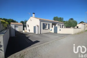 Maison traditionnelle à Puy-du-Lac (17380)