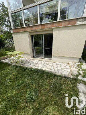 Apartment in Bures-sur-Yvette (91440)