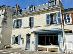 Townhouse at Saint-Savinien (17350)