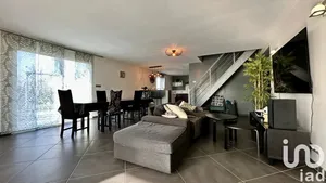 House at Bucilly (02500)