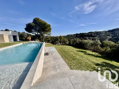 Architectural house at Nîmes (30900)