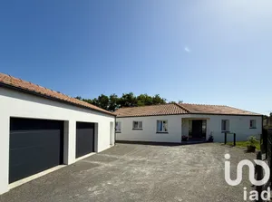 Traditional house at Touvois (44650)