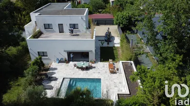 Architectural house at Floirac (33270)