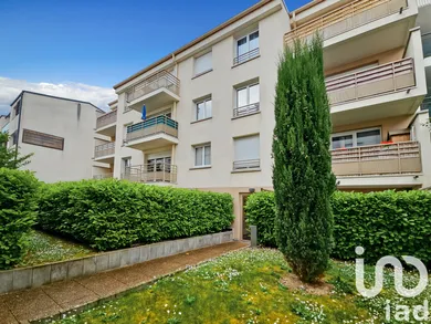 Apartment at Brie-Comte-Robert (77170)