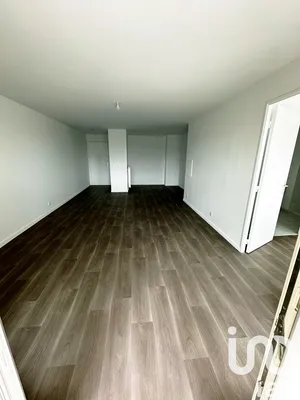 Apartment at Bobigny (93000)