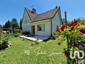 Traditional house at Auteuil Le Roi (78770)