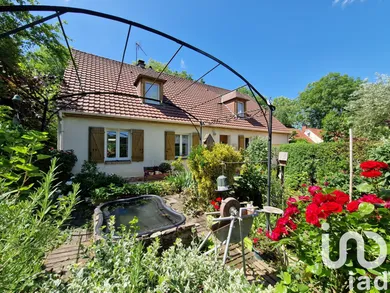 Traditional house at Brueil-en-Vexin (78440)