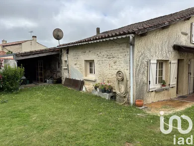 Village house at Saint-Michel-le-Cloucq (85200)