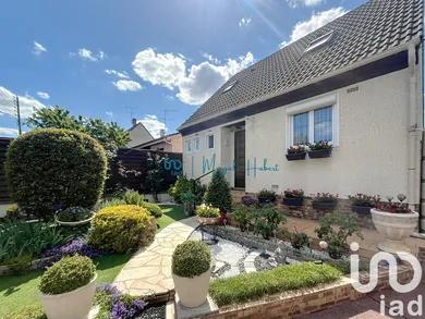 Traditional house at Villecresnes (94440)