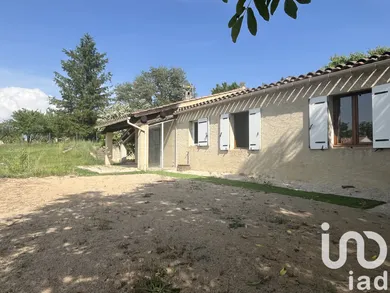 House at Dauphin (04300)