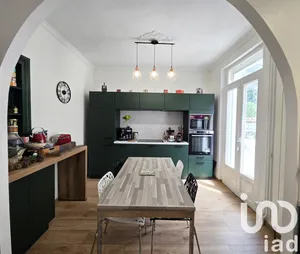 Mansion at Meulan-en-Yvelines (78250)