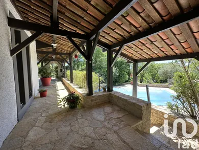 Architectural house in Mercuès (46090)