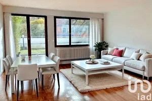 Apartment at Sèvres (92310)