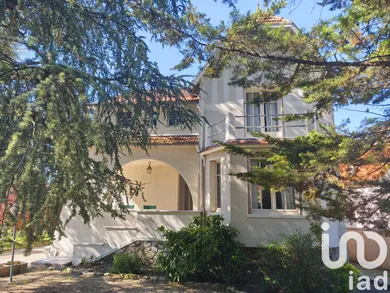 Architectural house in Aiffres (79230)