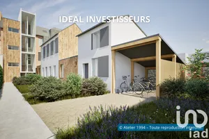 Building at Caudebec-lès-Elbeuf (76320)