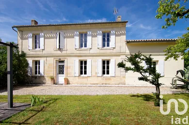 House at Cadillac-en-Fronsadais (33240)