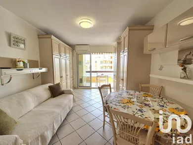 Apartment in Bormes-les-Mimosas (83230)