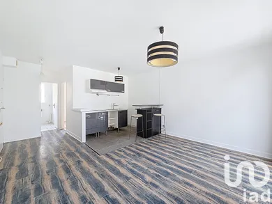 Appartement à Périgny (94520)