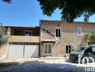 Apartment at Cabrières-d'Avignon (84220)