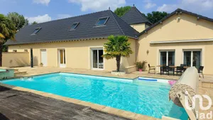 Traditional house at Montaulin (10270)