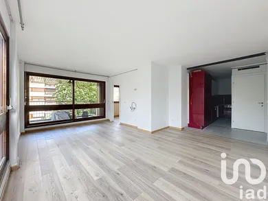 Apartment at Le Chesnay (78150)