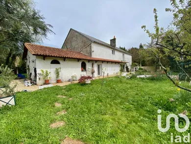 House in Civray (86400)