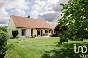 House at Rouillon (72700)